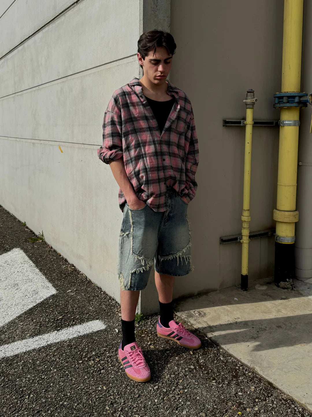 FRACTURE DISTRESSED DENIM JORTS