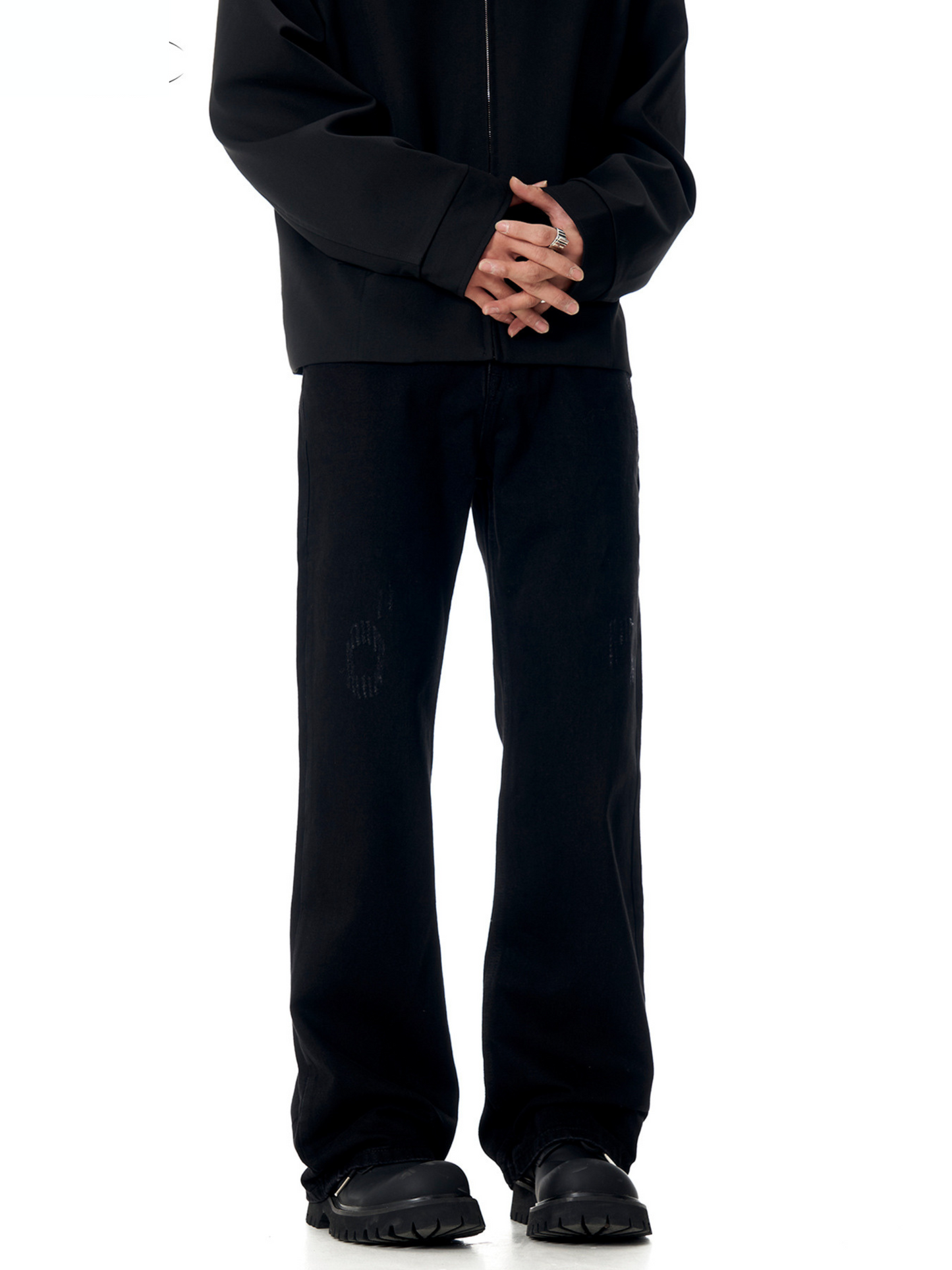 FADE DISTRESS STRAIGHT-LEG JEANS