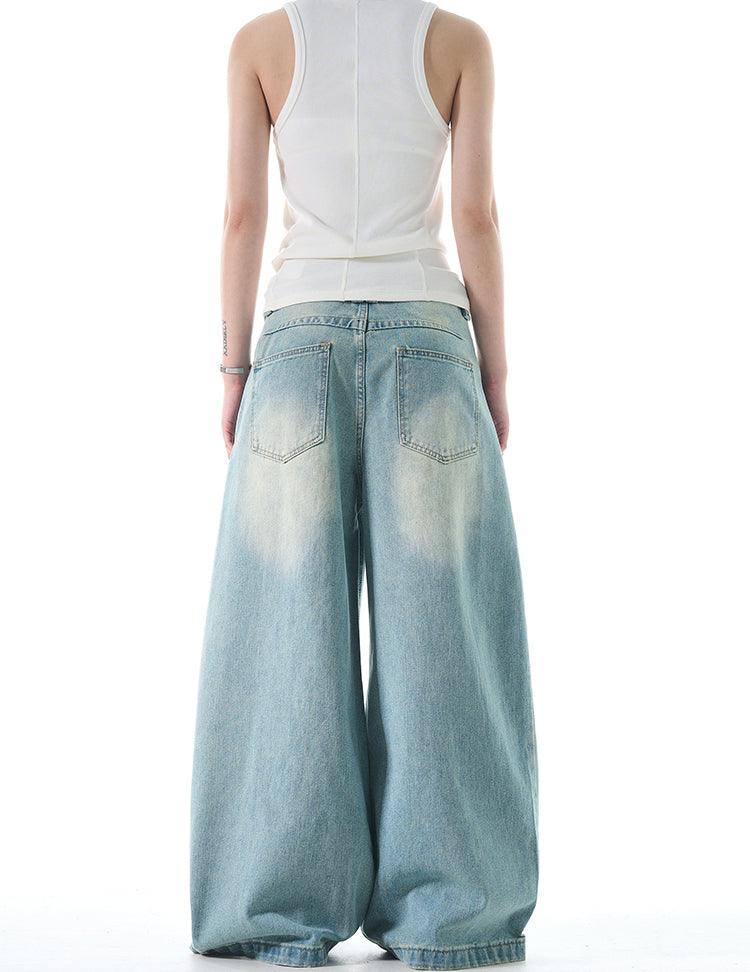 SPECTACLE PLEATED JEANS - Revivo Avenue