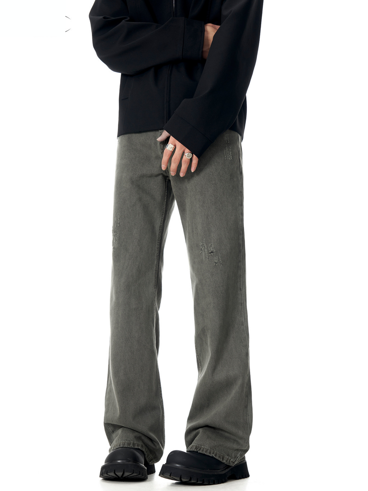 FADE DISTRESS STRAIGHT-LEG JEANS