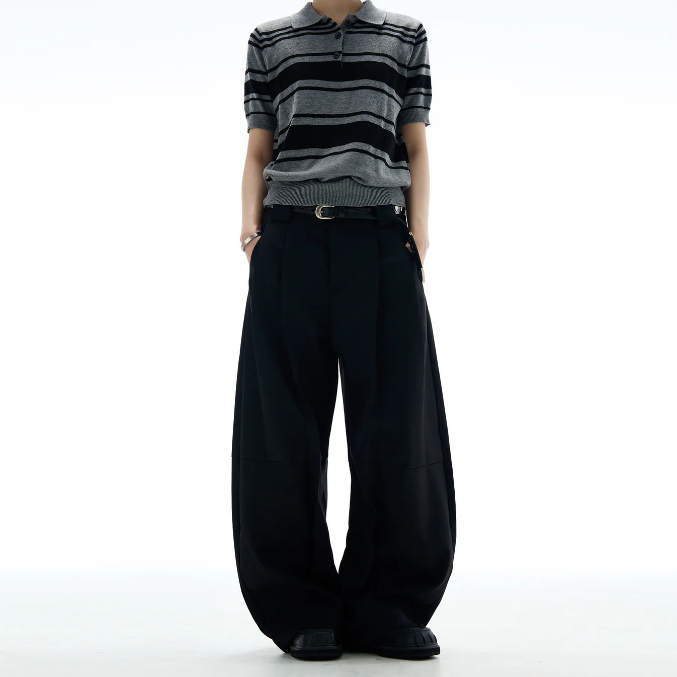 THE WIDE PLEATED SUIT PANTS