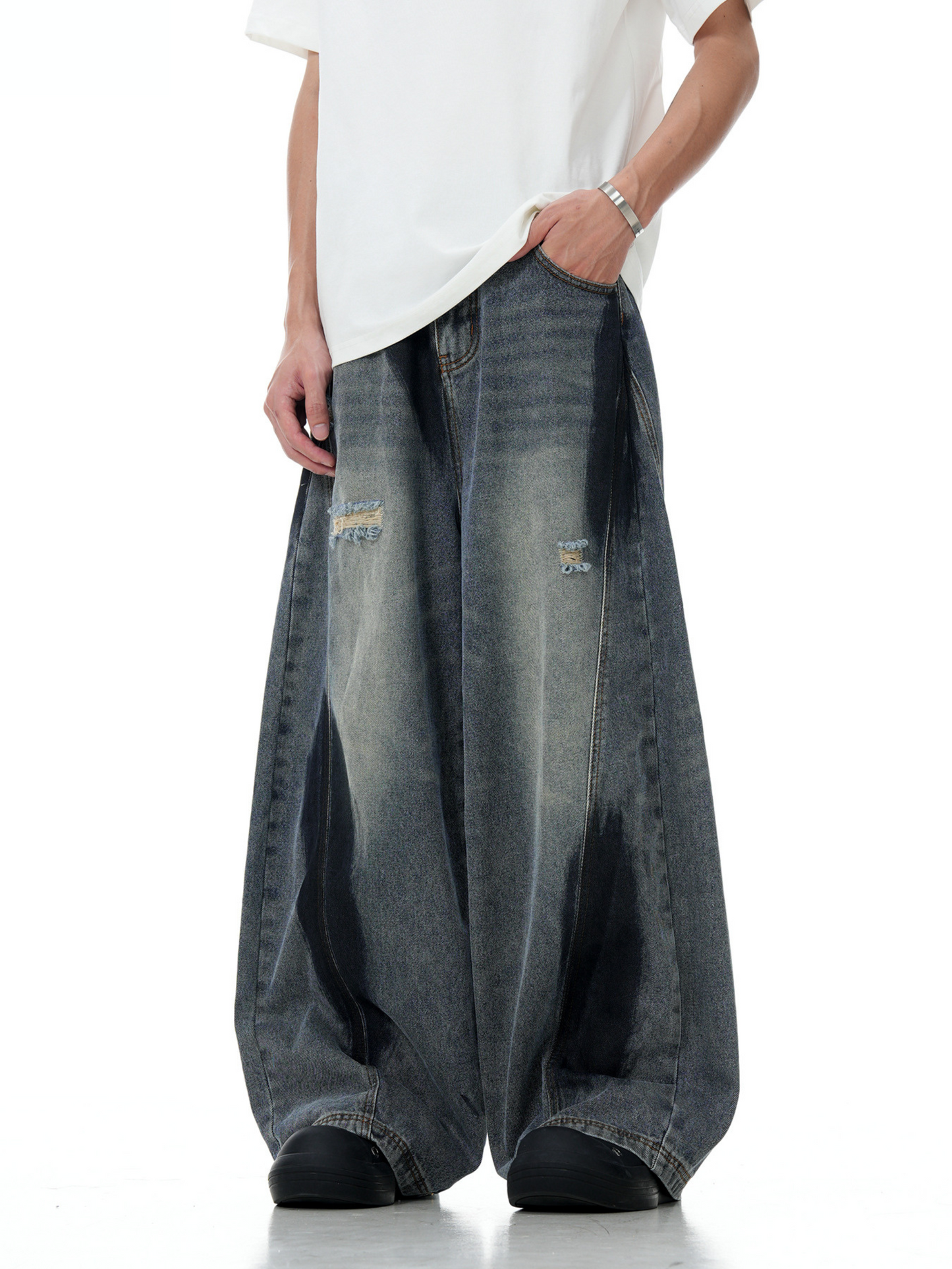 DRIFT WASHED SUPER WIDE-LEG JEANS