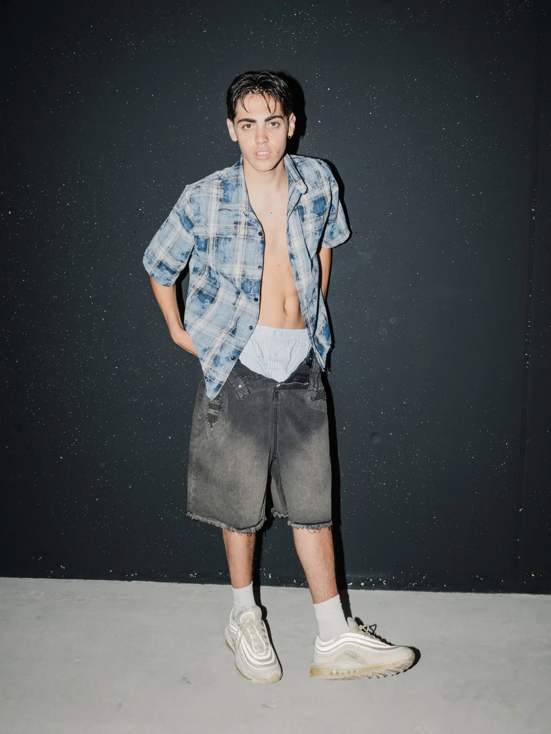 NOIR FADE DENIM JORTS