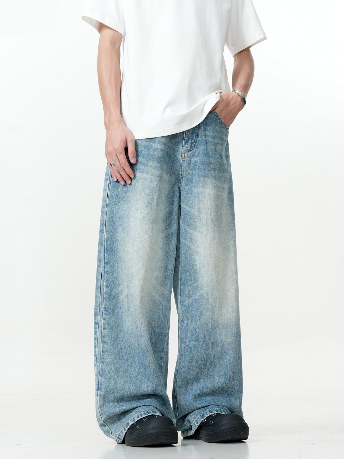 HORIZON FADED SUPER WIDE-LEG JEANS