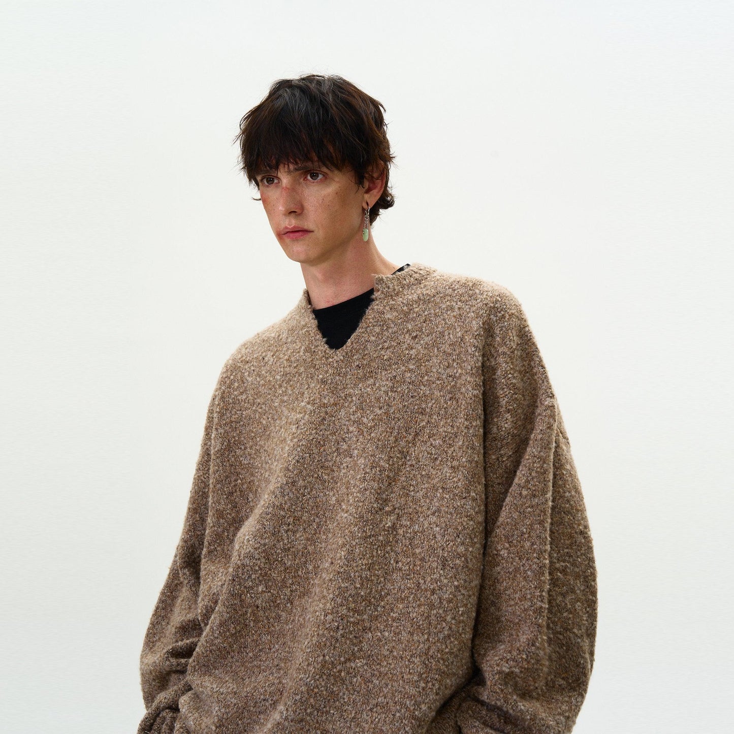 SAINT-MICHEL OVERSIZED SWEATER - Revivo Avenue
