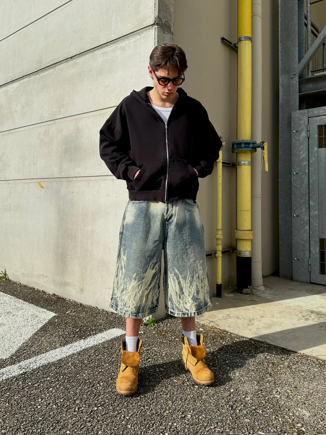 BLAZE DISTRESSED JORTS