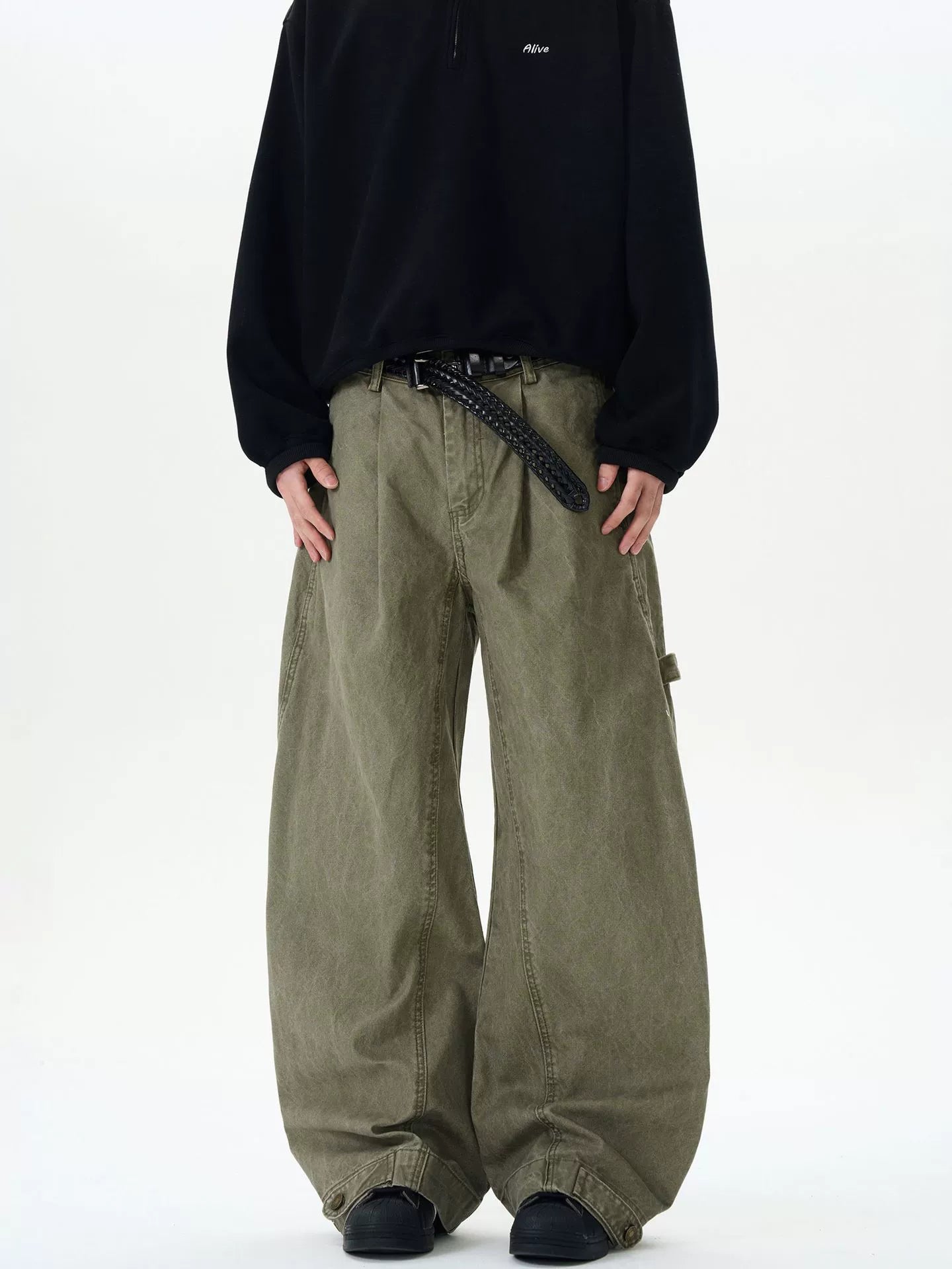 AIMÉ PARACHUTE PANTS - Revivo Avenue