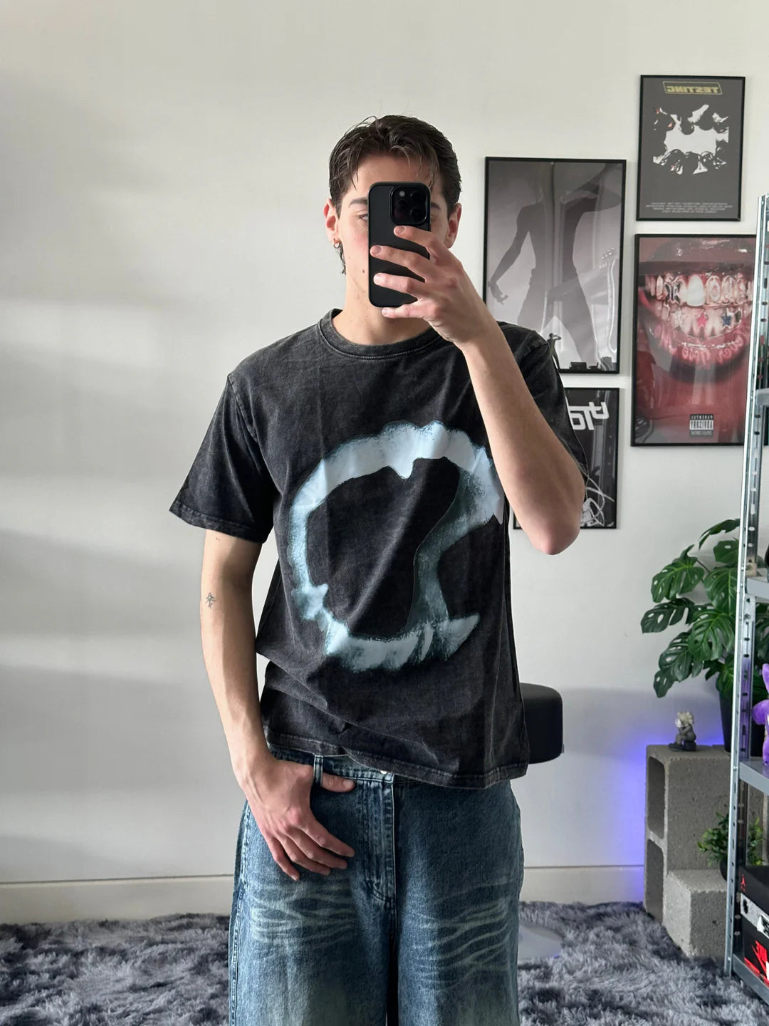 MOUTH OF MADNESS GRAPHIC OVERSIZED TEE